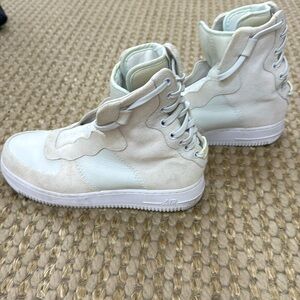 WMNS AIR FORCE 1 REBEL XX
THE 1, REIMAGINED